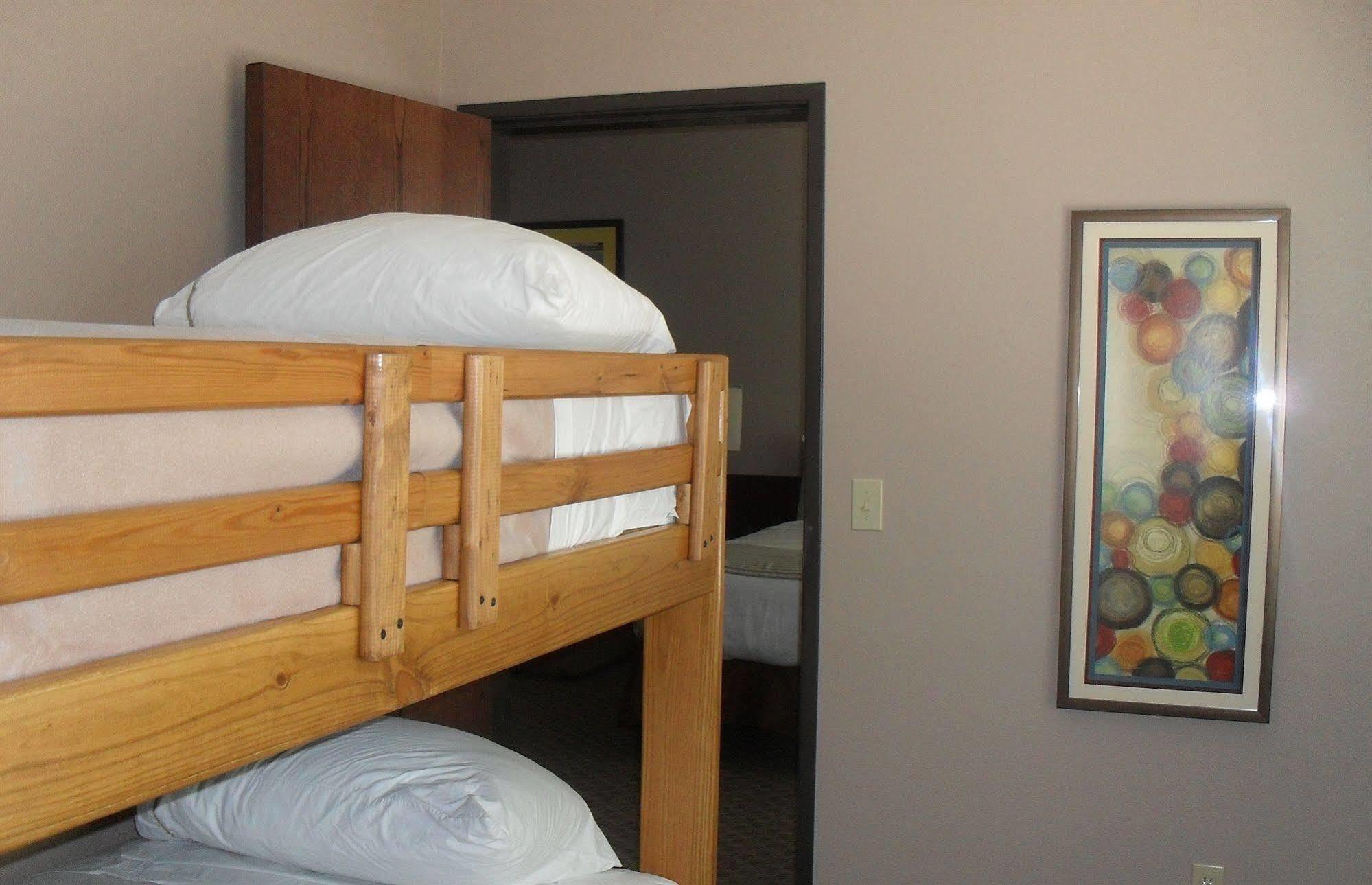 Bell'S Extended Stay And Suites Saint Robert Zewnętrze zdjęcie